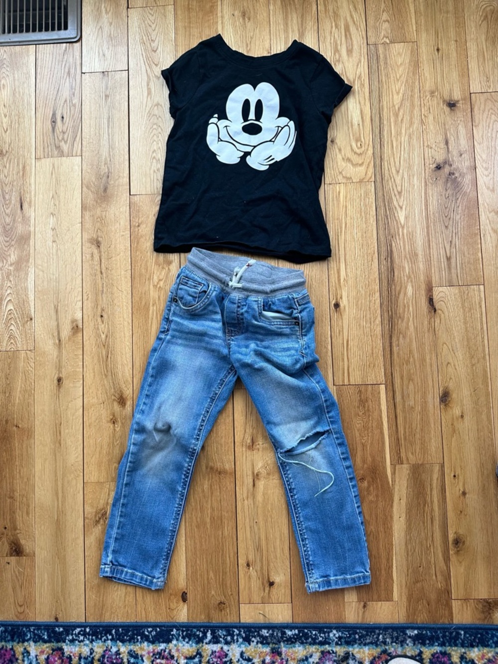 Cat & Jack Toddler Boy Mickey Mouse Outfit Set - Size 4T/5T